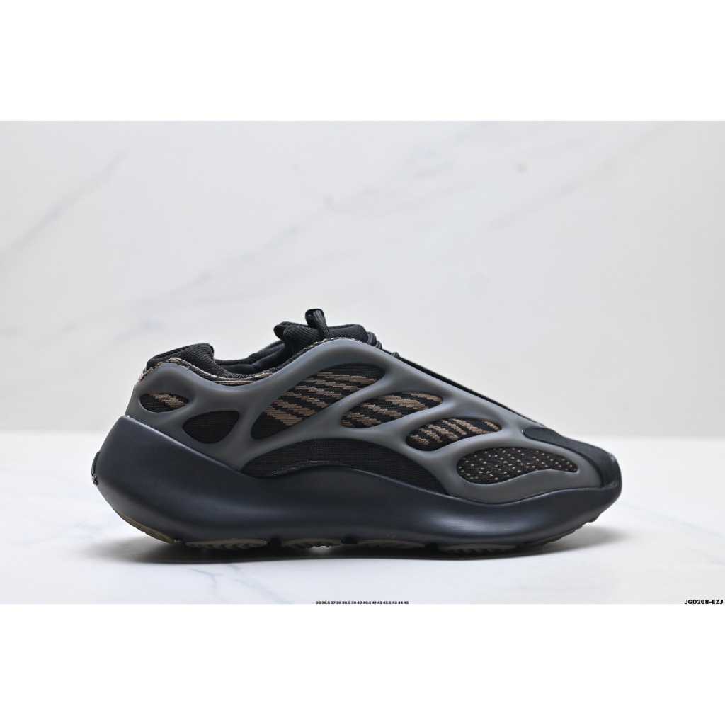 Yeezy Boost 700 V3 รองเท้าลําลอง