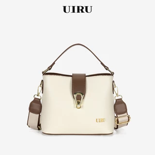 สั่งเพิ่ม ลดราคามากๆ UIRU กระเป๋าสะพายข้างสไตล์เกาหลี ลวดล้อมสองสี คลิปโลหะสวยงาม วัสดุหนังนุ่ม