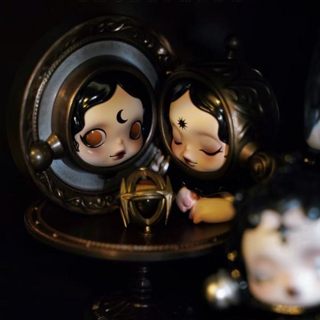 Sp France Limited SKULLPANDA Mirror Man เครื่องประดับอินเทรนด์เล่นกล่องปริศนาวันวาเลนไทน์ของขวัญพรีเมี่ยมโรแมนติก