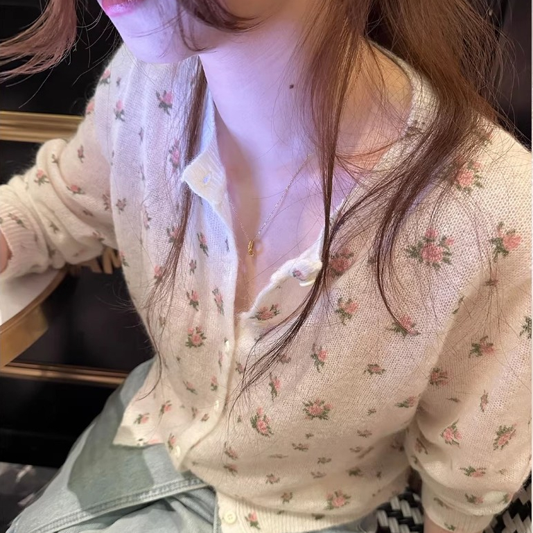 เสื้อคาร์ดิแกนเลนสีครีมลายดอกไม้ ลายรูขุม ลายสวย สไตล์เกาหลี เหมาะกับฤดูร้อน