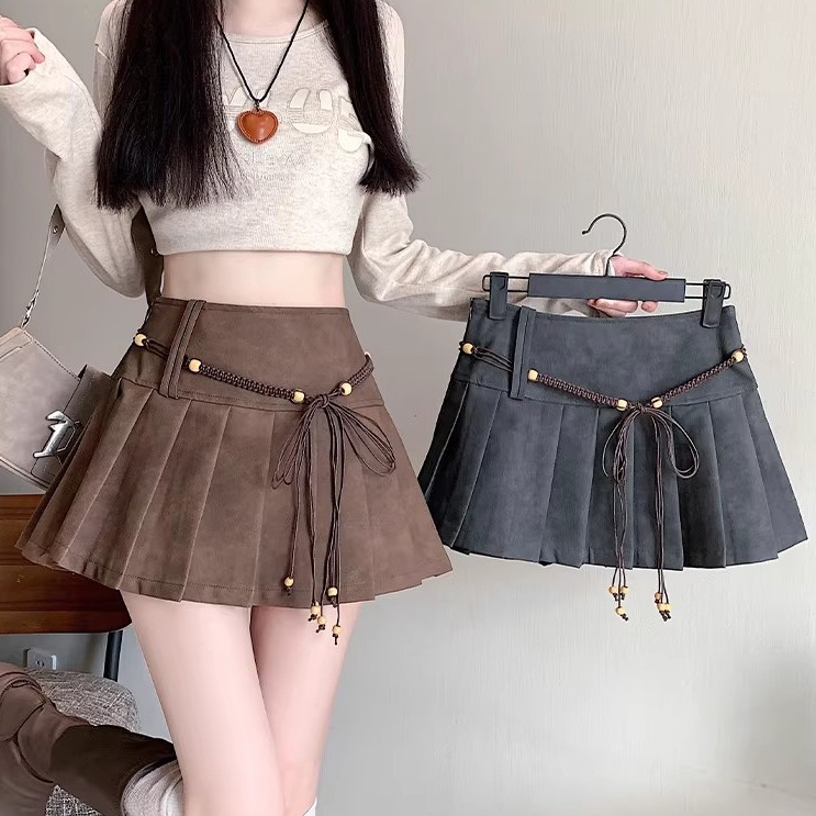 กระโปรงสั้นทรง A-Line สีน้ำตาลPU ลายจีบ ดีไซน์เซ็กซี่สำหรับผู้หญิง