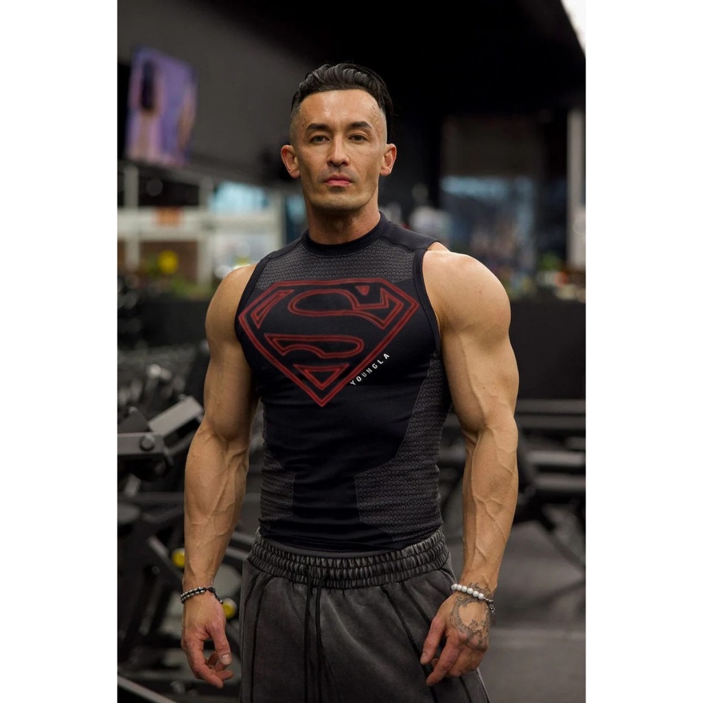 Youngla x Superman Sport Vest สไตล์อเมริกา สวมใส่ง่ายและระบายอากาศได้ดี เหมาะสำหรับการออกกำลังกายและการสวมใส่ในทุกวัน