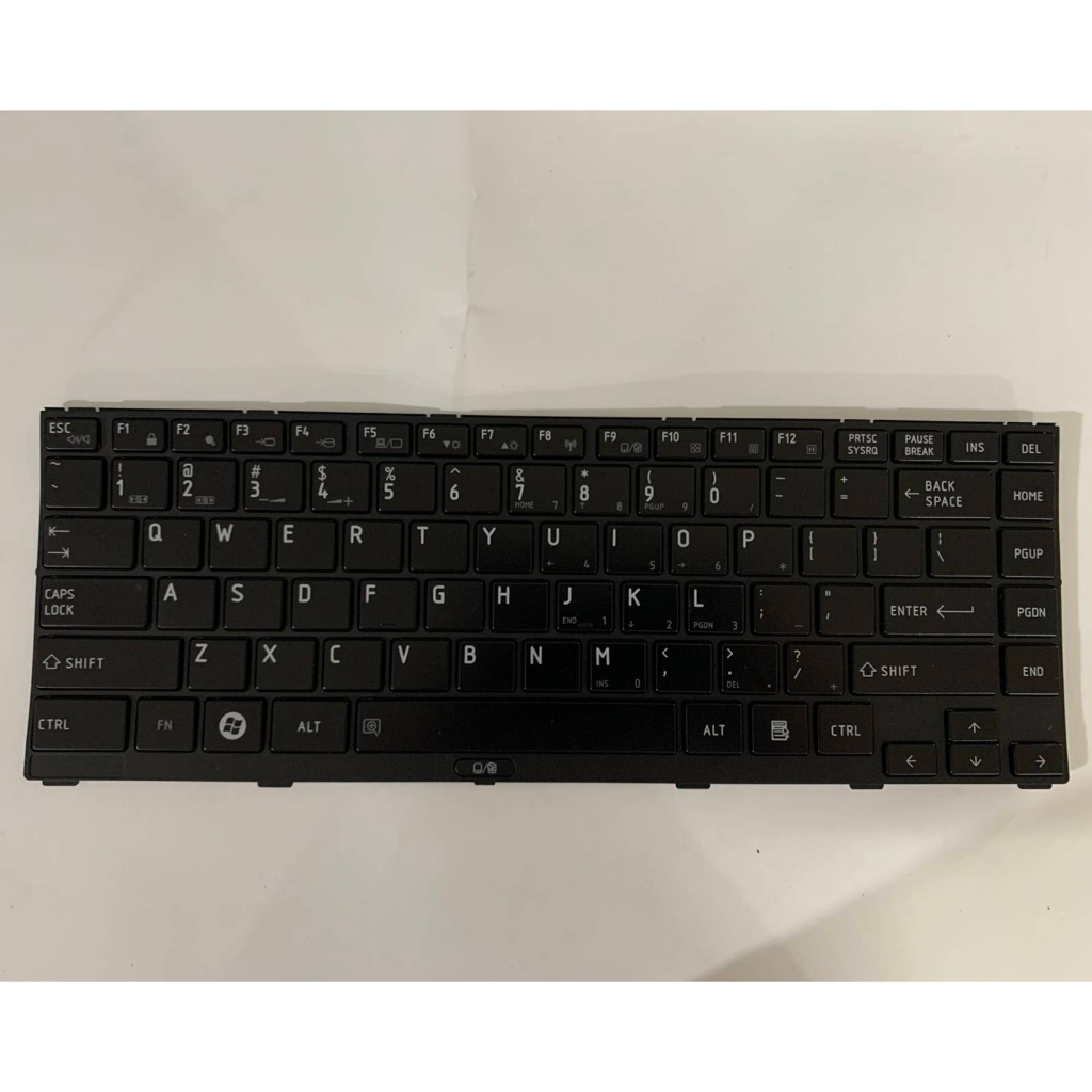 US Layout แป้นพิมพ์แล็ปท็อปสําหรับ Toshiba R840 R845 R845-S80 R845-S85 R800 R940 R945 ไม่มีจุดไม่มี 