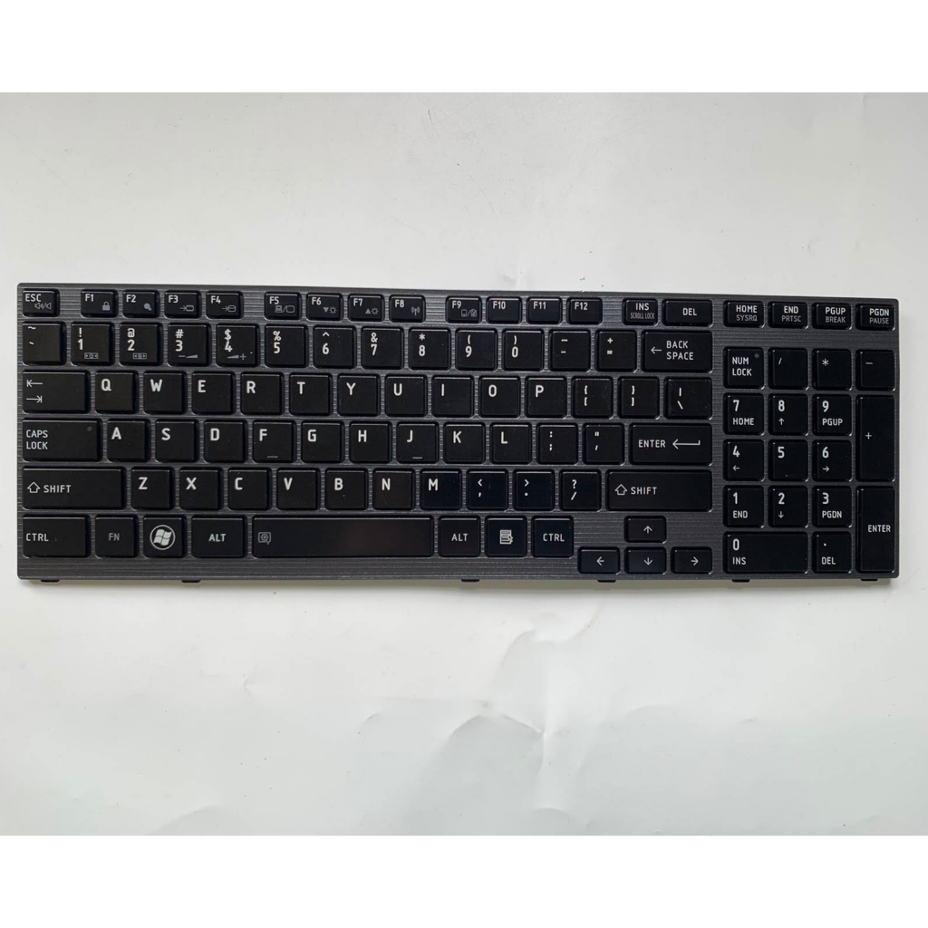 US Layout แป้นพิมพ์แล็ปท็อปสําหรับ Toshiba P750 P755 P750D P770 P770D P775 X770 X775 ไม่มีจุดพร้อม b