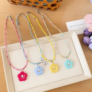 สร้อยคอมินิมอลเมล็ดดอกไม้สีสันสดใสสำหรับผู้หญิง ใช้งานได้หลากหลายโอกาส