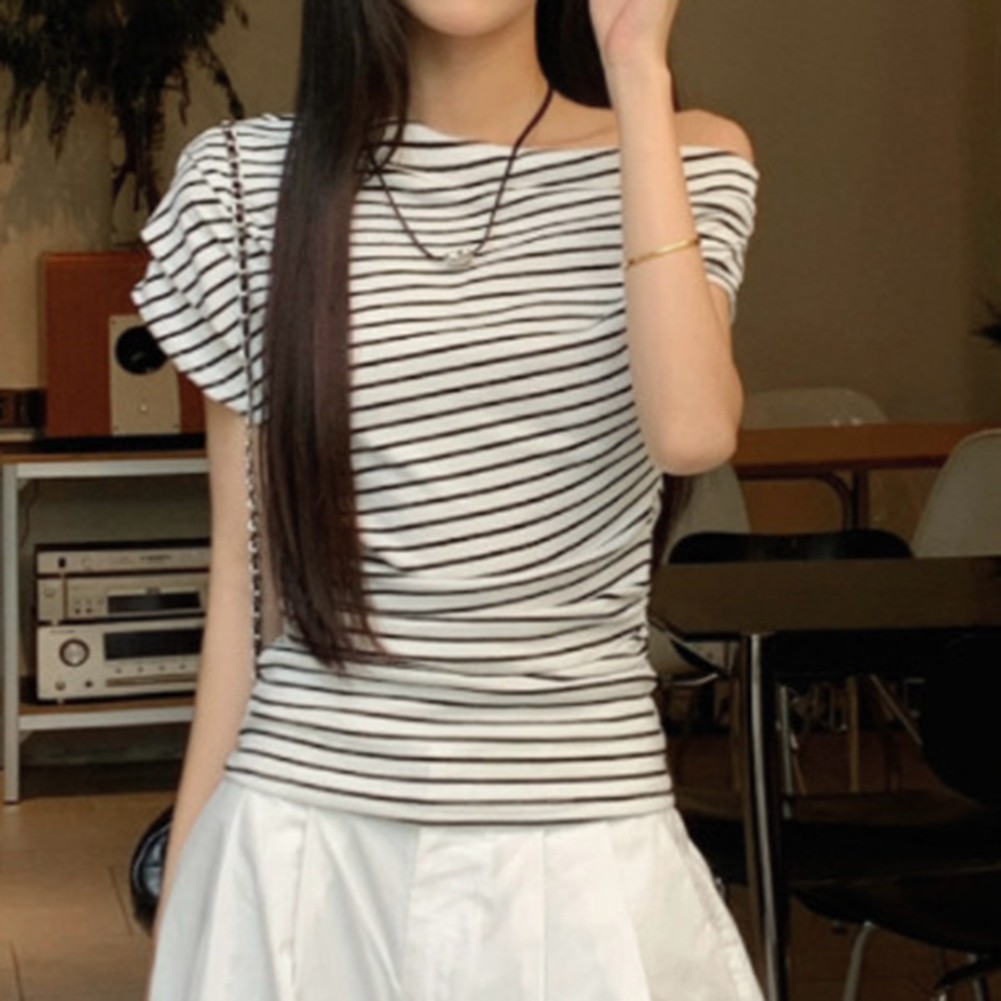 เสื้อปาดไหล่ข้าง ลายทางเนื้อผ้าสีเหมาะกับ อากาศร้อน พร้อมส่งกทม ราคา ถูกที่สุด ดีลบีเคเค รูปภาพหลัก