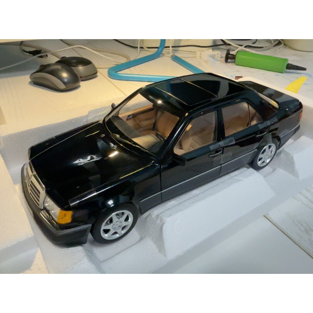 Norev 1: 18 Benz 500E W124