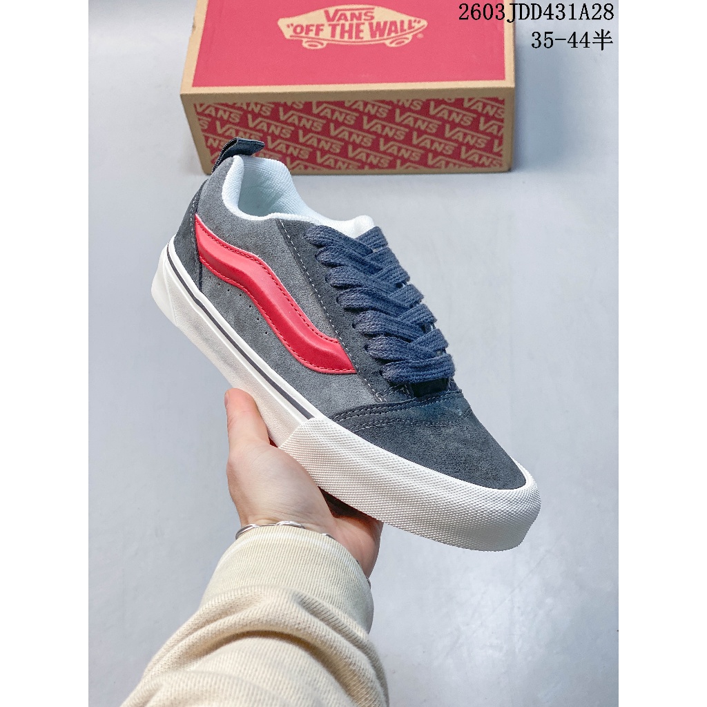 รองเท้าผ้าใบ Vans knu Skool