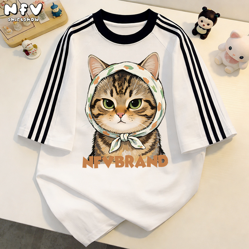 NFV ใหม่ล่าสุด✨ลวดลายแมวน่ารัก เสื้อยืดคอกลมแขนสั้น ทรงหลวม ผ้าฝ้ายแท้ สไตล์ลำลอง YG2903