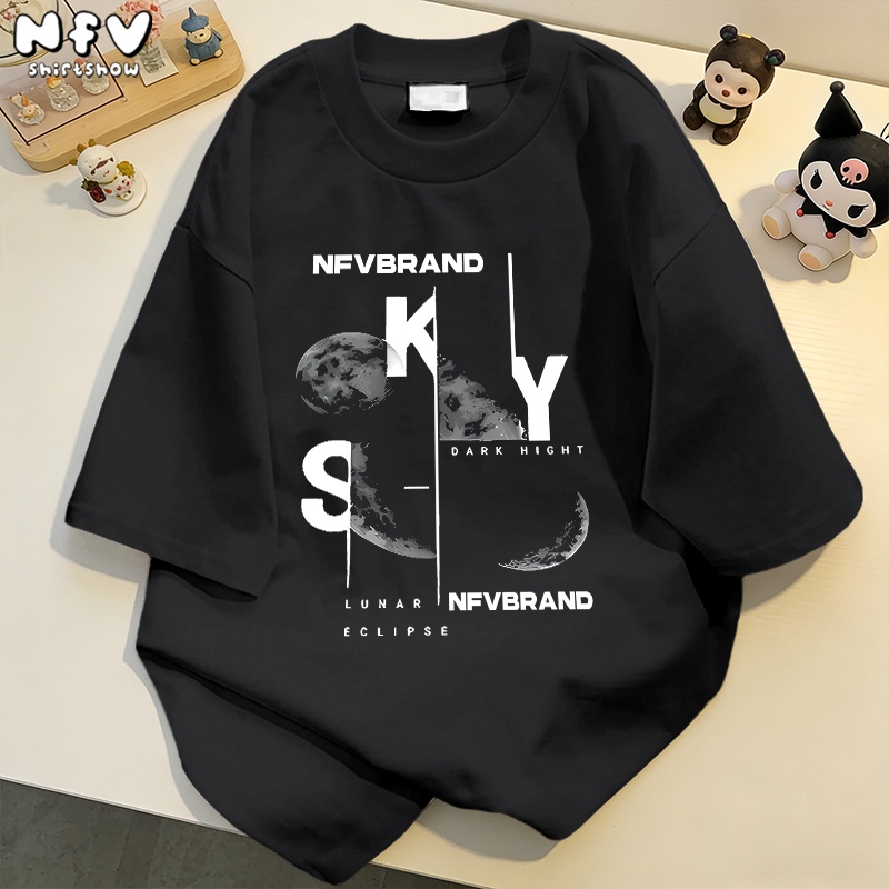 NFV แฟชั่นเกาหลี✨เสื้อยืดแขนสั้นคอกลม ลายจันทร์ ระบายอากาศ ผ้าฝ้ายแท้ ใส่สบาย ทรงหลวม YG2665