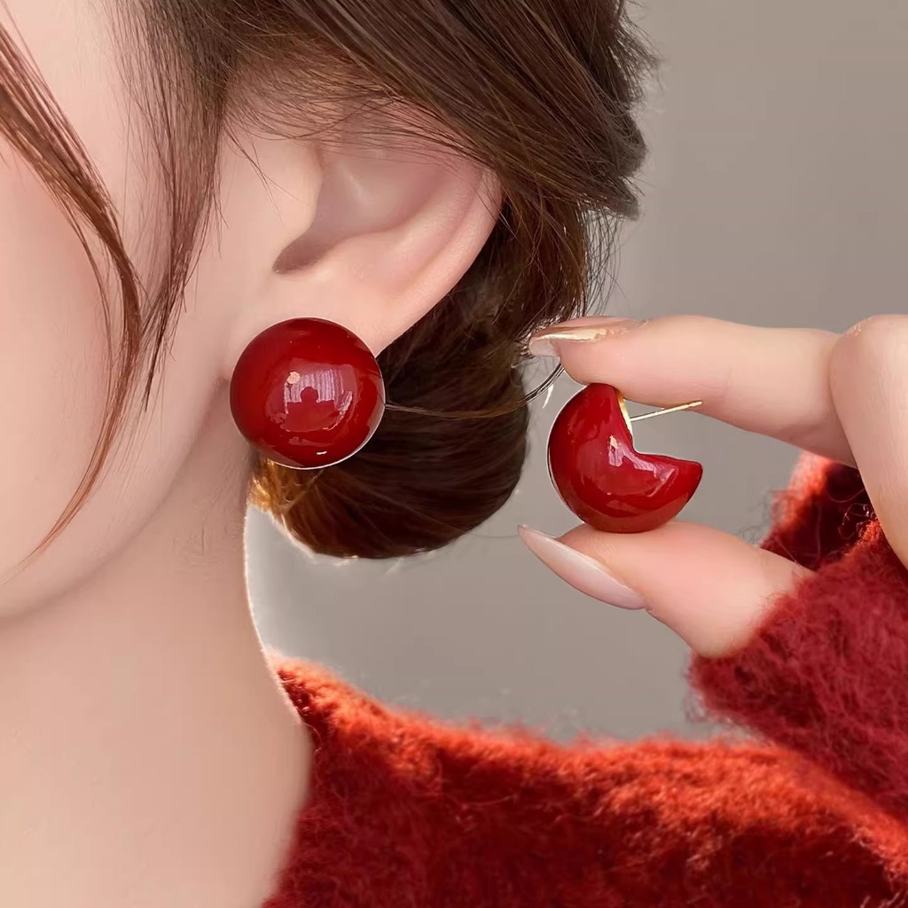 ต่างหูมุกขนาดใหญ่ สไตล์ Retro Burgundy สีแดงคลาสสิก เสริมเสน่ห์ให้คุณในทุกวัน