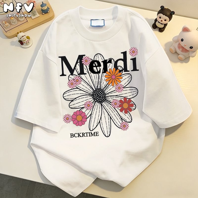 【จัดส่ง 24 ชม.】NFV เสื้อยืดลายดอกไม้ ทรงหลวม ผ้าฝ้าย100% ใส่สบาย ระบายอากาศ YG1296