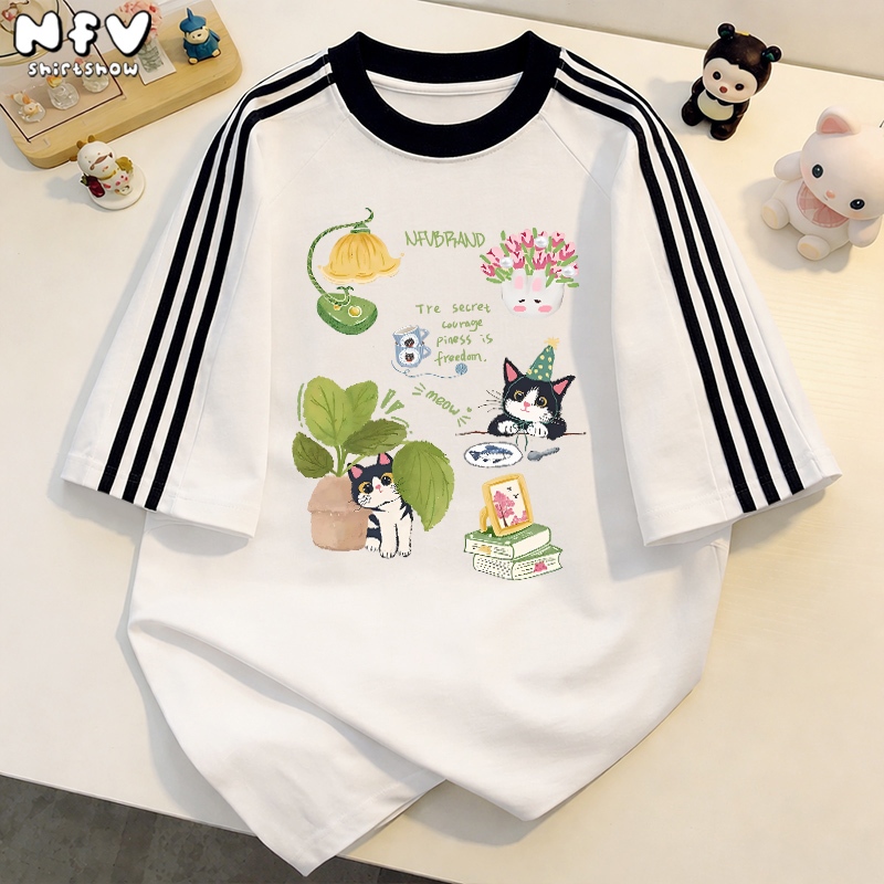 NFV มาใหม่🐱ลายพิมพ์ลูกแมว คอกลมแขนสั้น ผ้าหนายับยากรีดง่าย ใส่สบาย 100% Cotton T-shirt  YG3203