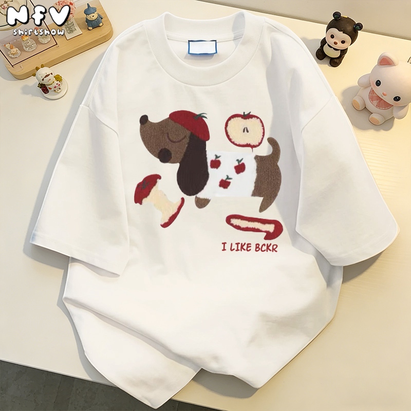 NFV มาใหม่✨ลายพิมพ์สุนัขพันธุ์ดัชชุนด์ เสื้อยืดแขนสั้นคอกลม ผ้าฝ้ายแท้ ทรงหลวม ระบายอากาศ YG1407