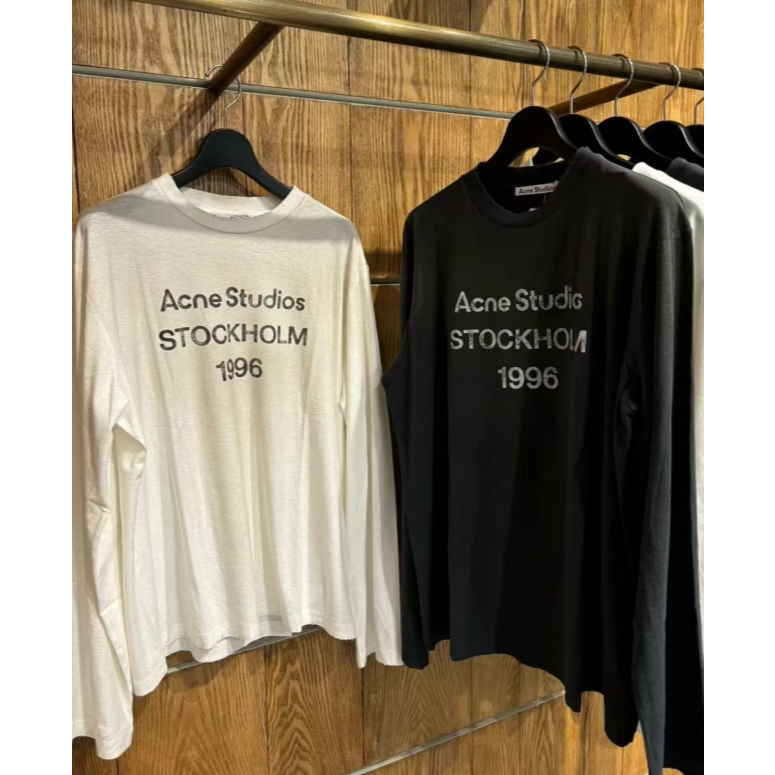 สต็อกพร้อม เสื้อยืดแขนยาวพิมพ์ลายตัวอักษรสไตล์วินเทจเสื้อฐานหลวมและลําลองด้านบน