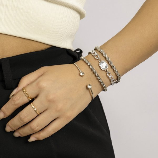 4 ชิ้น/เซ็ตแฟชั่น Retro กําไลข้อมือสร้อยข้อมือผู้หญิงเครื่องประดับ Vintage ของขวัญ