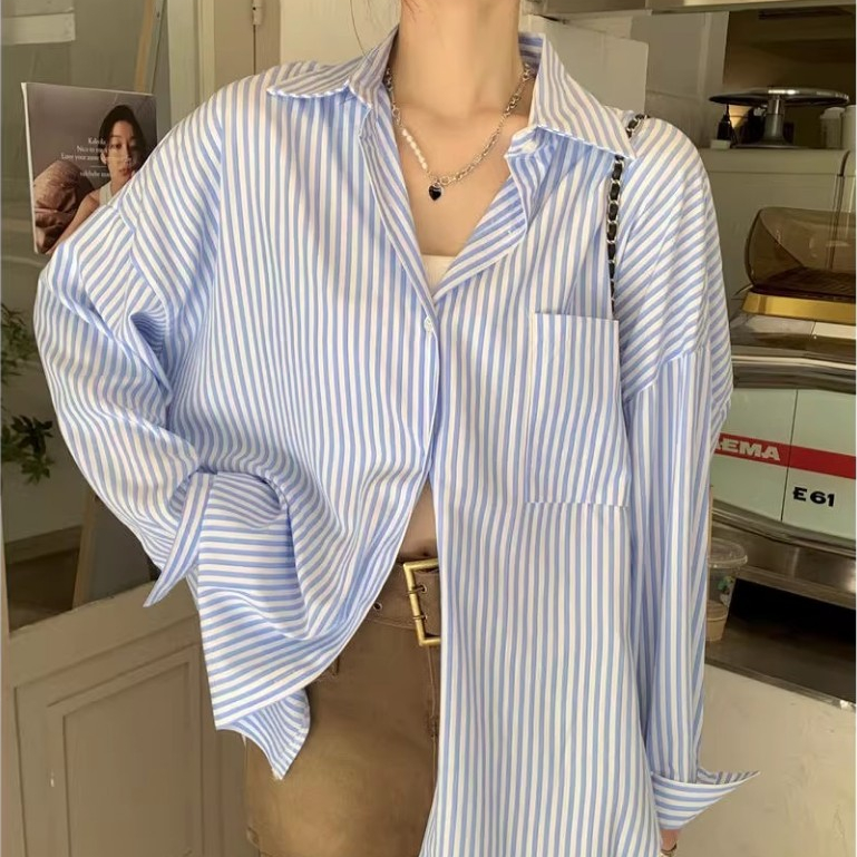 พร้อมส่ง เสื้อเชิ้ตลายทาง สีฟ้าขาว สไตล์เกาหลี ผ้าบาง ใส่สบาย ฤดูร้อน ราคา ถูกที่สุด ดีลบีเคเค แกลเลอรีภาพที่ 3