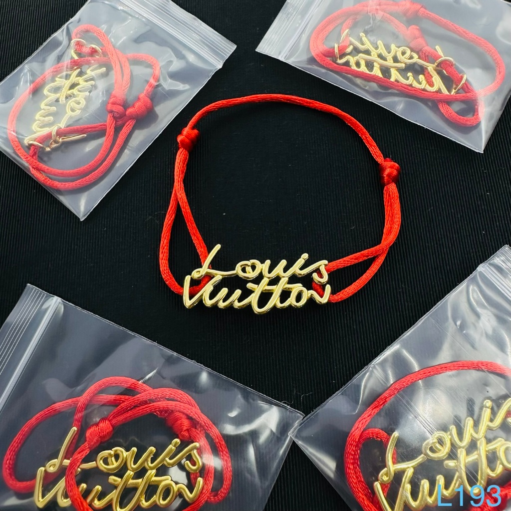 สร้อยข้อมือเชือกสีแดงตัวอักษรสไตล์ Louis Vuitton 2026 สร้อยข้อมือสไตล์ใหม่สร้อยข้อมือบุคลิกภาพระดับไ