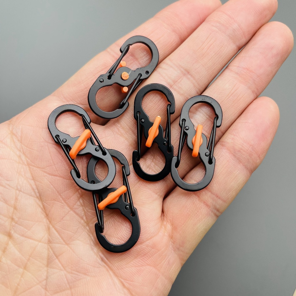 คลิปคาราบิเนอร์รูปตัว 8 สแตนเลสขนาดเล็กพร้อมตัวล็อค Anti-Theft S-Hook Key Holder หัวเข็มขัดกระเป๋าเดินทาง