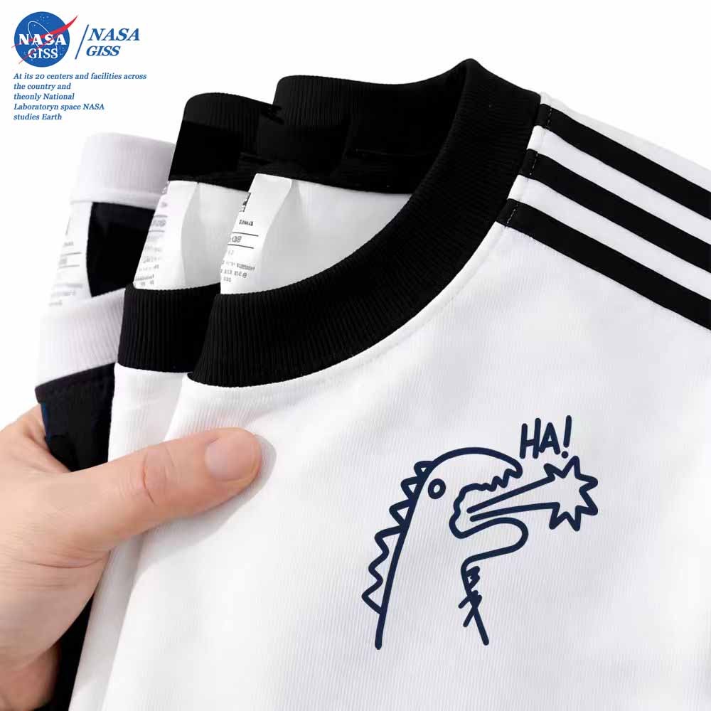 NASA เสื้อยืดสามแถบชายหญิง oversize แขนสั้น สไตล์ลำลอง summer ไดโนเสาร์น้อย คอตตอน100% คอกลม หลวมและระบายอากาศ