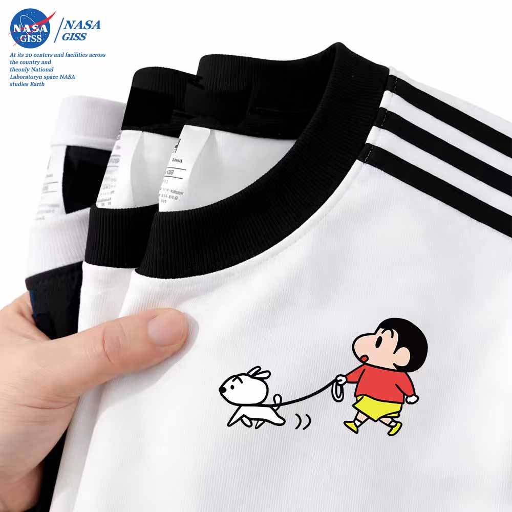 NASA เสื้อยืดสามแถบชายหญิง oversize แขนสั้น สไตล์ลำลอง summer เครยอนชินจัง คอตตอน100% คอกลม หลวมและระบายอากาศ