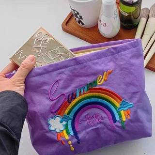 [กรุงเทพฯ จัดส่ง] กระเป๋าเครื่องสําอางสไตล์ใหม่ความจุขนาดใหญ่ อิน ลายกระเป๋าเครื่องสําอางที่เรียบง่ายแบบพกพาออกนอกบ้านชาร์จ
