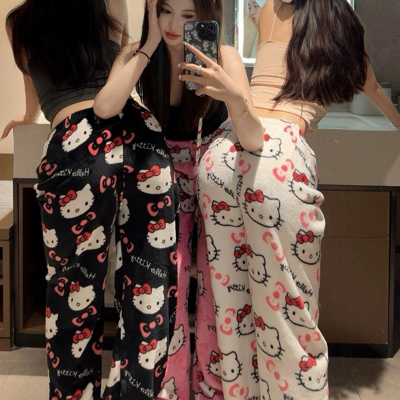 คลังสินค้าพร้อม Soft Hello Kitty ชุดนอนกางเกง Kawaii Kt Cat ผู้หญิงกางเกงอบอุ่น Coral กํามะหยี่ Brilles ฤดูใบไม้ร่วงฤดูหนาว Plush หลวมสบายๆกางเกงการ์ตูนรูปแบบสาวกางเกง