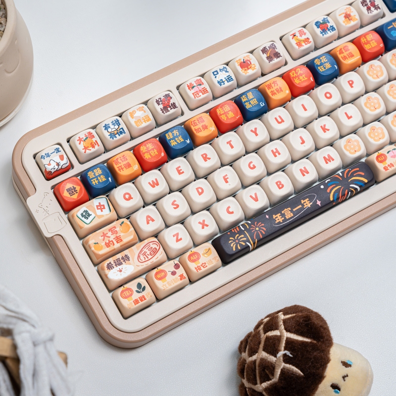 130 คีย์ปีโดยปี MOA Profle PBT Keycaps Dye Sublimation Keycaps สําหรับคีย์บอร์ดแบบกลไก
