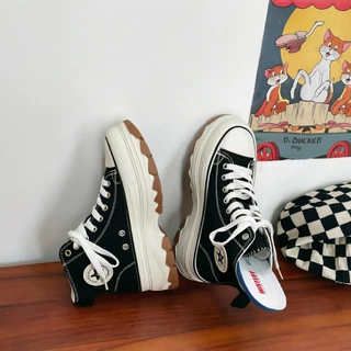 MiSTERY รองเท้าผ้าใบผู้หญิงนักเรียนผ้าใบเพิ่มสูง 5cm รุ่น HIGH RUN STAR สีดำ MIS-1235