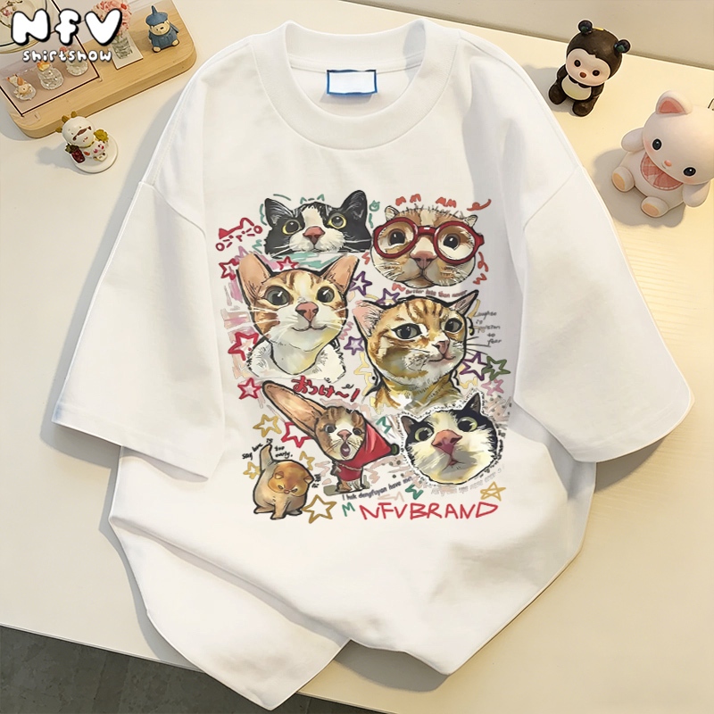 【จัดส่งตลอด 24 ชั่วโมง】NFV แฟชั่นเกาหลี🐱เสื้อยืดแขนสั้นคอกลม ลายพิมพ์แมวน่ารัก ทรงหลวม ผ้าฝ้าย YG4516