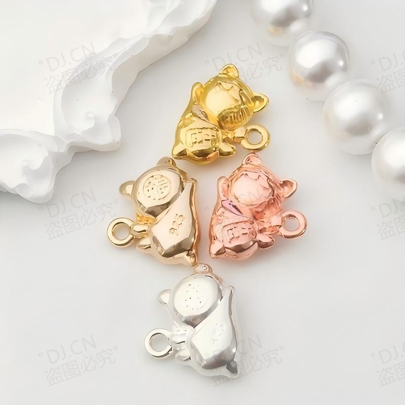 ADJ2097 ส่งฟรีสำหรับการสั่งซื้อมากกว่า 5 ชิ้น! แพคเกจสีทอง 14K รวมจี้แมวนำโชคและผีเสื้อ พร้อมสร้อยคอ