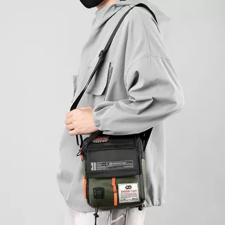 Mens Mini Crossbody Bag – สไตล์สตรีทแวร์อินเทรนด์ น้ําหนักเบา และกะทัดรัด เหมาะสําหรับโรงเรียน ทํางานและการเดินทาง