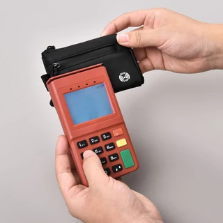 Rfid แปรงป้องกันการโจรกรรมกระเป๋าใส่เหรียญป้องกันการโจรกรรมรูดผู้ถือบัตรมินิเดินทางกระเป๋าสตางค์ธนาคารผู้ถือบัตร