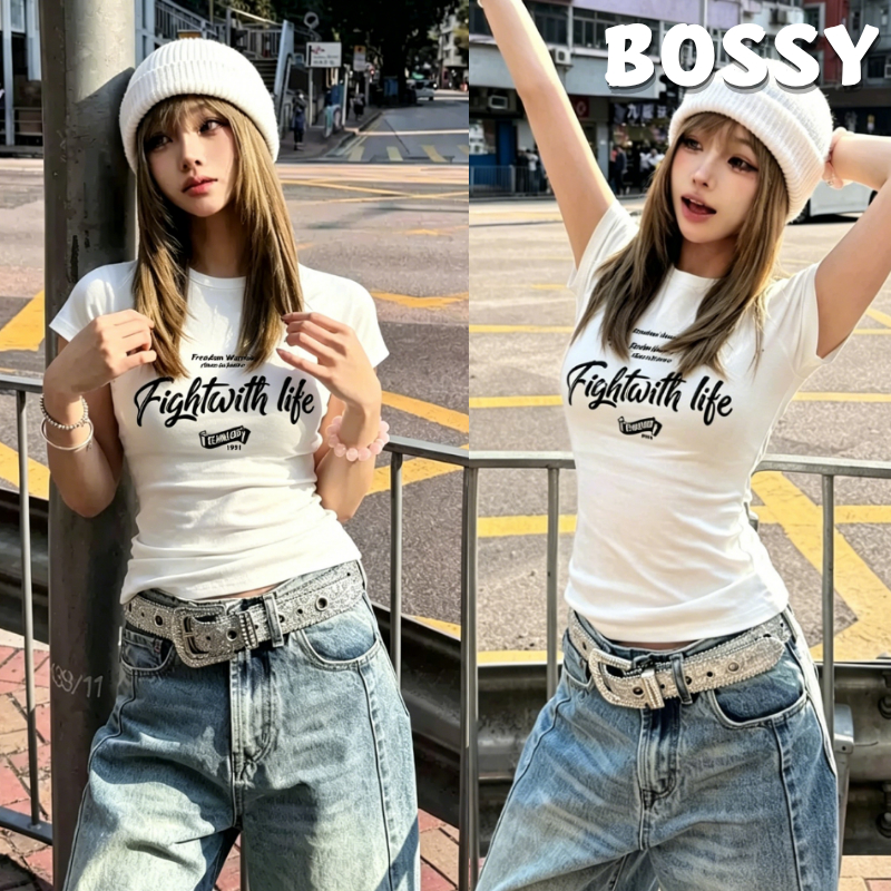 BOSSY เสื้อยืดแขนสั้นคอกลมสไตล์อเมริกันวินเทจ ลายสกรีนทรงเข้ารูป ผ้าฝ้าย100%#E+5077