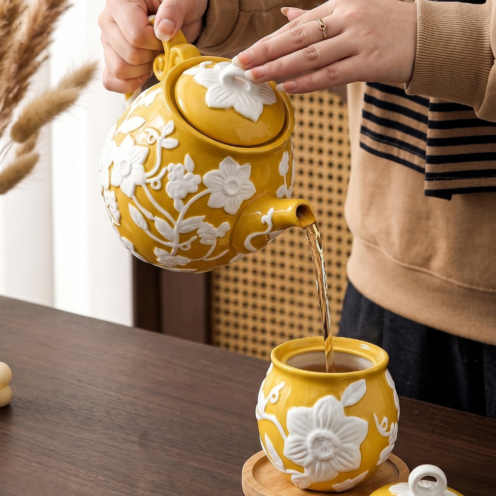 HongDian กาน้ำชาเซรามิก ceramic porcelain teapot tea set ลายดอกไม้ลอย ดีไซน์วินเทจยุโรปสุดหรู ใช้ชงชา กาแฟ และชาสมุนไพร เหมาะสำหรับใช้ในบ้านหรือร้านคาเฟ่ สไตล์นอร์ดิก เคลือบใต้ผิว สีไม่ซีดจาง ปลอดภัยต่ออาหาร ใช้ได้กับไมโครเวฟ และเข้าเครื่องล้างจานได้ ราคาถูก Shopee Lazada