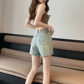 ✨ ส่งไวจากไทย✨กางเกงยีนส์ขาสั้นเอวสูงปรี๊ด ทรงเอ สีขาว/สียีนส์ แต่งขาดลุ่ยกระเป๋าหลัง Denim Shorts