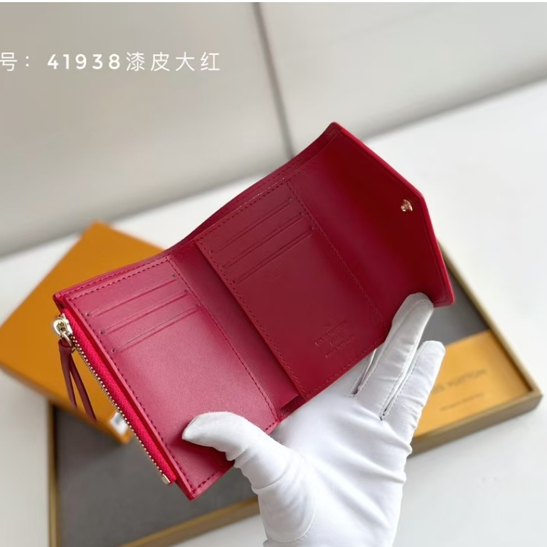 Travel Goods > Travel Accessories > Wallet Size: 12x2x9 41938