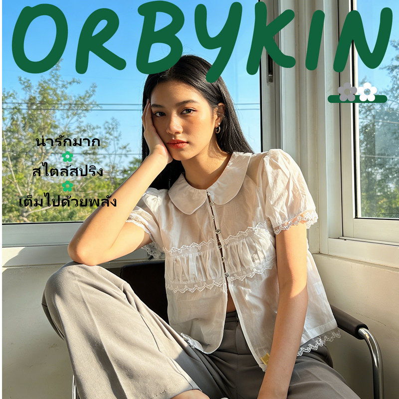 ORBYKIN Zoom Blouse เสื้อแขนตุ๊กตา เสื้อคอปกขอบลูกไม้ ทรงครอป แต่งปุ่มผูก สไตล์สวีท สไตล์ฝรั่งเศส สำหรับฤดูร้อน/ทะเล W25