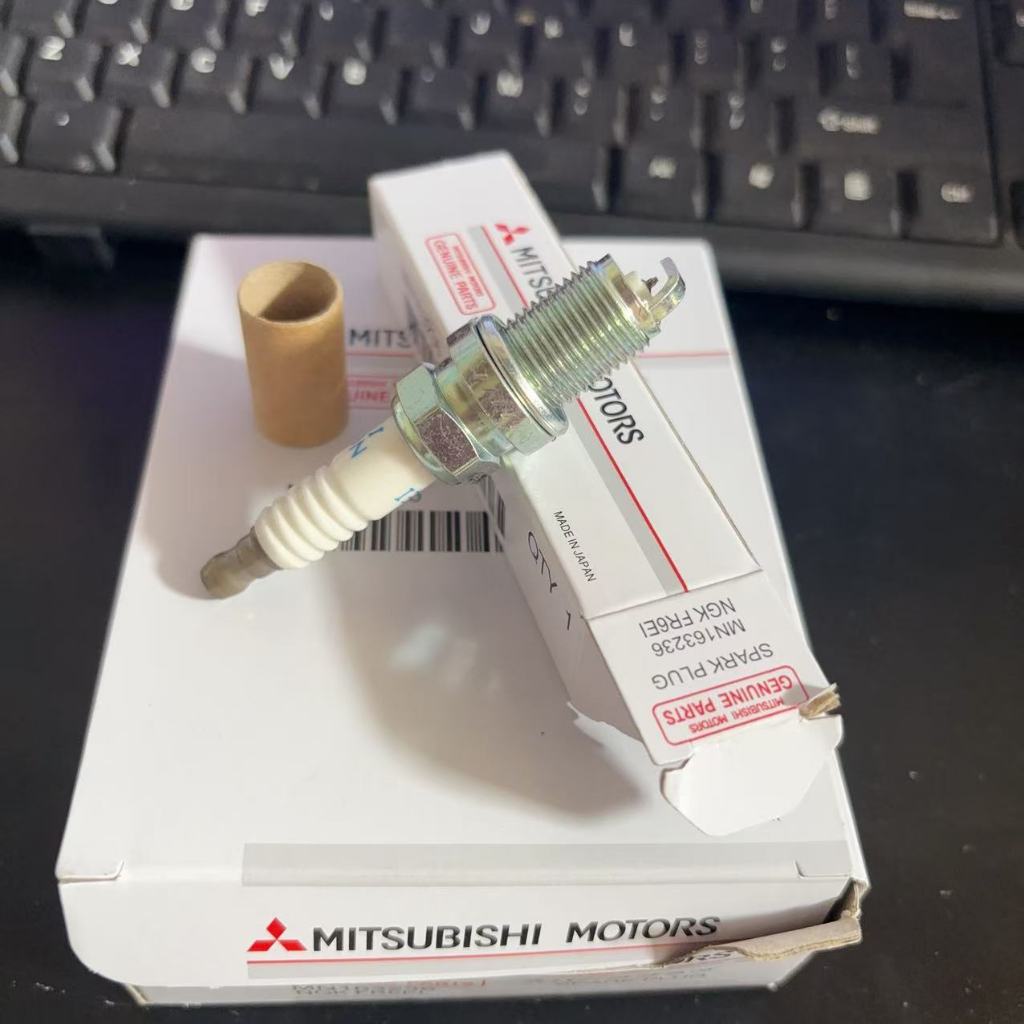Mitsubishi Wing God 1.8 2.0 Discharge Engine Wing God MN163236 หัวเทียนอิริเดียม FR6EI
