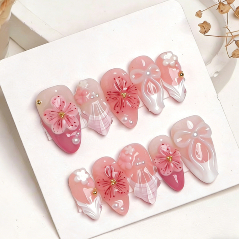ซากุระ ซากุระ | เล็บปลอมรูปอัลมอนด์สีขาวสีชมพู 10 ชิ้น SOPHIAURA S217