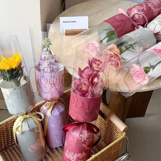 (10pcs) กระดาษสำเร็จรูปห่อช่อดอกไม้อย่างง่าย ทรงกรวย 30*42cm ห่อช่อดอกไม้สำเร็จรูป วาเลนไทน์