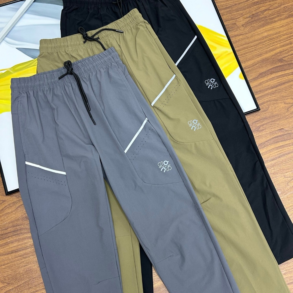 On All-Day Joggers All Day series กางเกงขาตรงลําลอง
