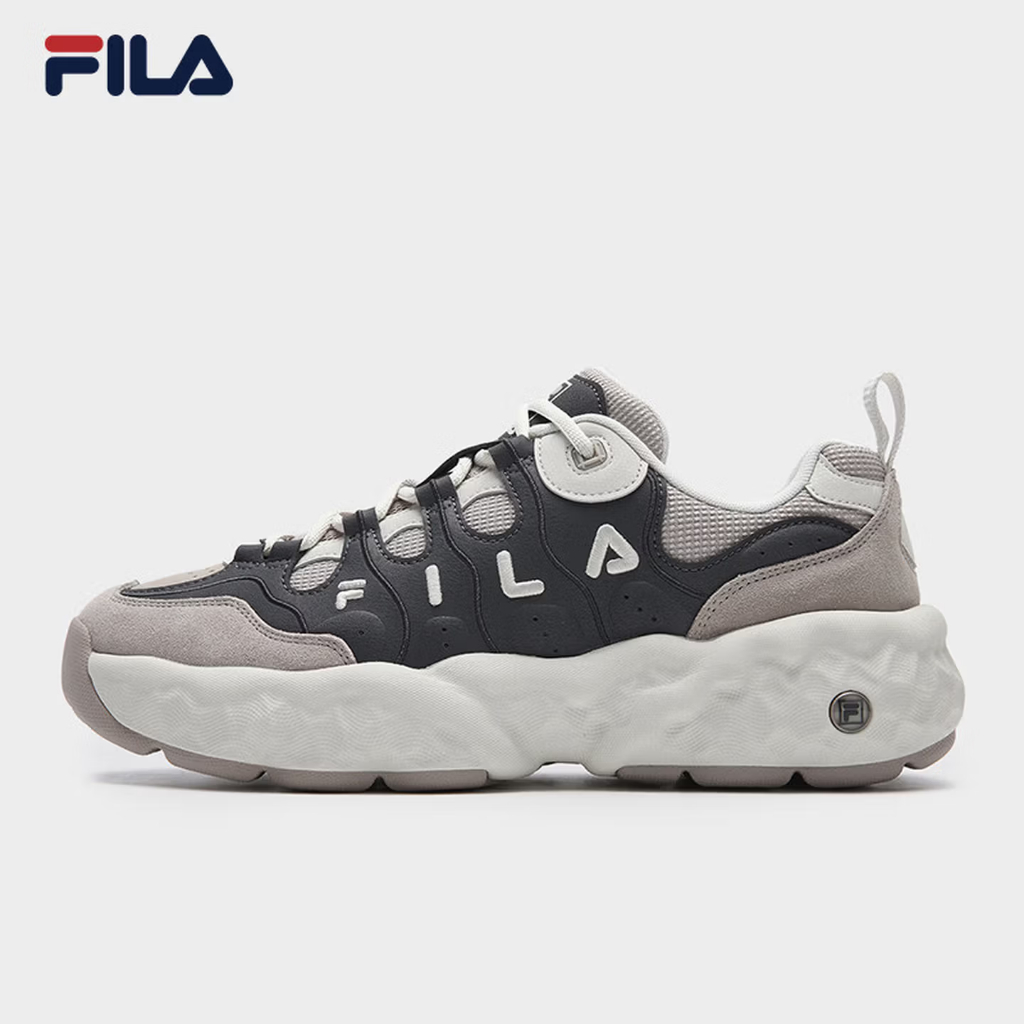 FILA รองเท้าผู้หญิง MUFFIN รองเท้าผ้าใบ สีดํา สีเทา