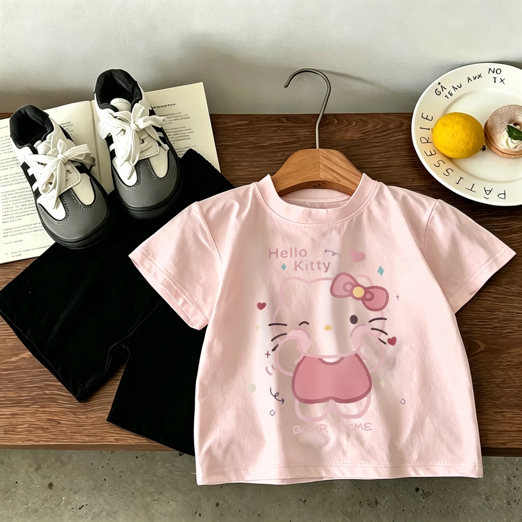 【จัดส่งตลอด 24 ชั่วโมง】Dekkry Baby หน้าร้อน เด็กผู้หญิง ลายแมว แฟชั่นน่ารัก ระบายอากาศ เสื่อยืด แขนสั้น เสื้อเด็ก ใส่ง่าย ใส่สบาย YG732