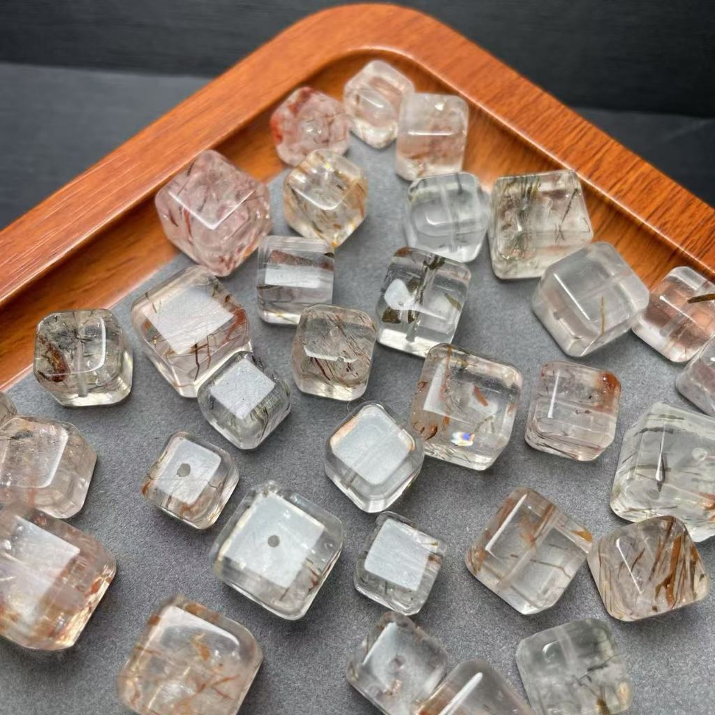 ธรรมชาติสีดําทอง Super Cube น้ําตาลประมาณ 9 มม.แกะสลักชิ้นเครื่องประดับน่ารัก Hand-Made เครื่องประดับ diy อุปกรณ์เสริม Simple All-Match ของขวัญ