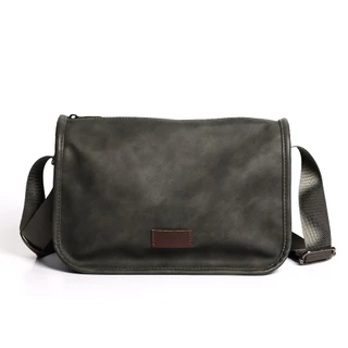 Nubuck หนัง Retro Crossbody กระเป๋าฤดูร้อน Commuter กระเป๋าสี่เหลี่ยมเล็กผู้ชายสะพายไหล่กลางแจ้งขี่จักรยาน Crossbody กระเป๋า
