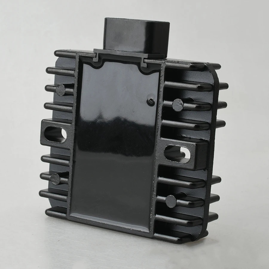 68V-81960 เครื่องปรับแรงดันไฟฟ้า Assy Fit Yamaha Outboard 40HP - 115HP 4T F40HP - F115HP 68V-8196-00