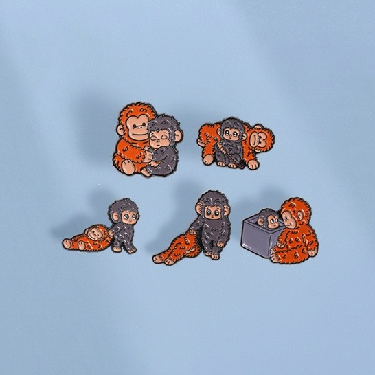 พินเคลือบ Orangutan ภาพการ์ตูนน่ารัก สำหรับประดับกระเป๋าเป้ และเป็นของขวัญให้เพื่อน