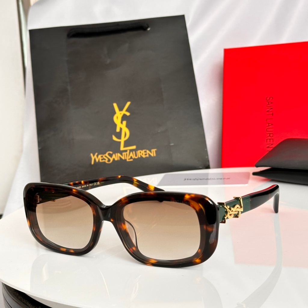 2026 สไตล์ใหม่ Saint Laurent แฟชั่นเลนส์ HD แว่นตากันแดดหรูหรา High-End แว่นตากันแดดประณีตขนาด: 62 ป