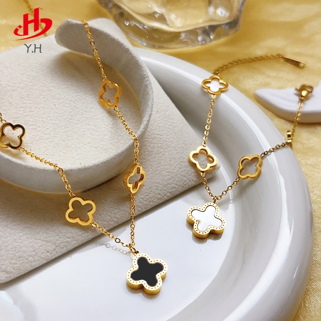 ⭐Y.H⭐ โคลเวอร์สี่ใบ จี้สองด้าน สีดำ และขาว สีทอง 18K สร้อยคอสแตนเลส